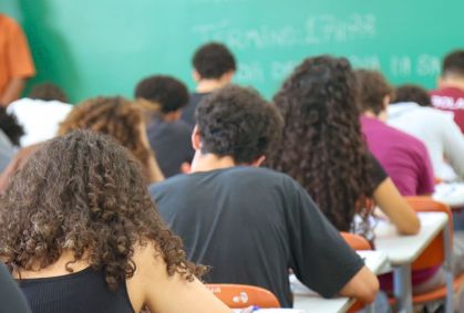 Candidato que tirou zero na Fuvest com redação "rebuscada" processa USP