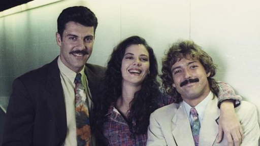Gerson Brenner com Fabiana Scaranzi e Irving São Paulo em "Perigosas Peruas" (1992) • Reprodução/globo