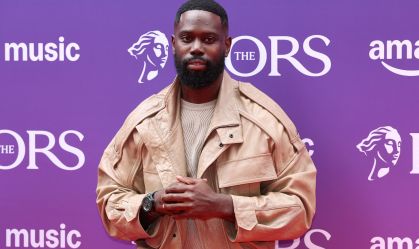 Ghetts durante evento Ivor Novello Awards em Londres