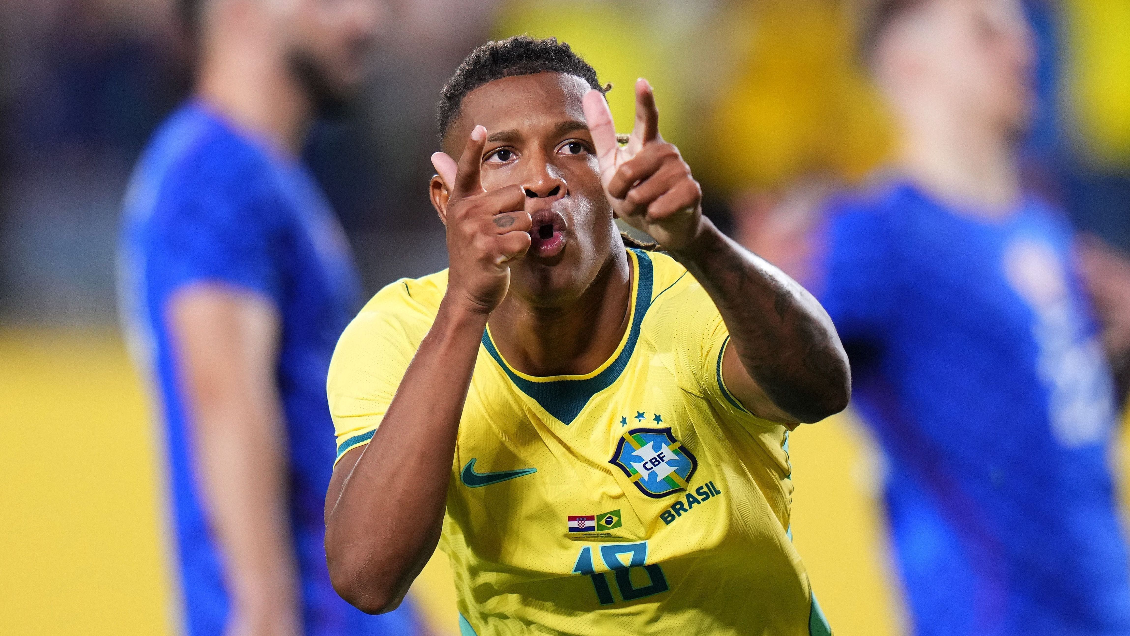 Danilo comemora o gol do Brasil que abriu o placar contra a Croácia