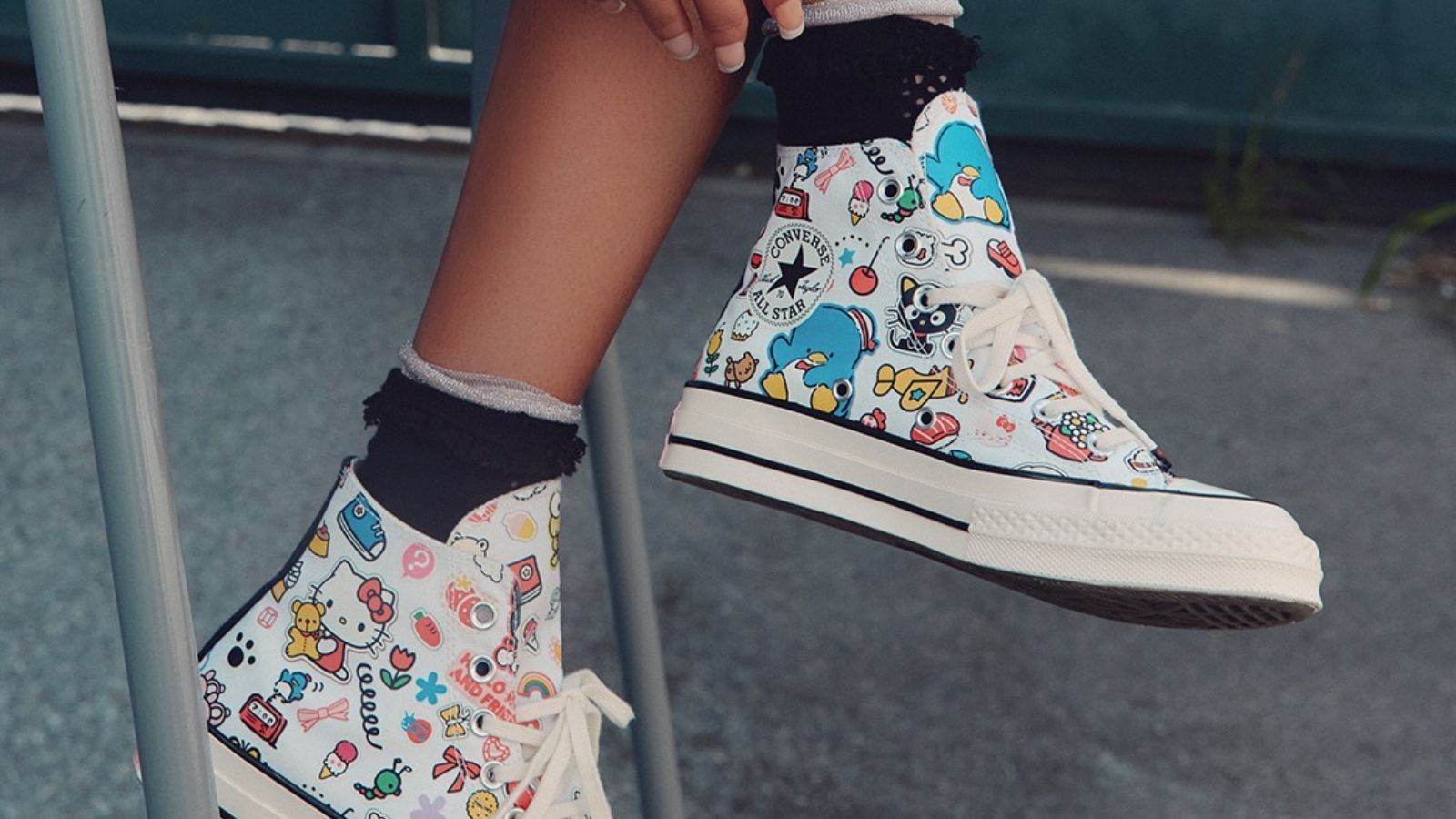 Converse lança colaboração com a Sanrio em tênis personalizados