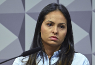 Após alerta, secretária rebate relator na CPMI: “vou falar minha verdade"