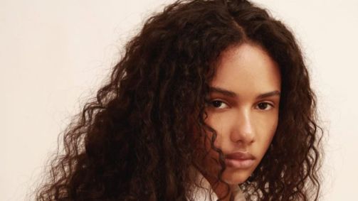 Isabel Alves desfilou pela grife Loewe na Semana de Moda de Paris