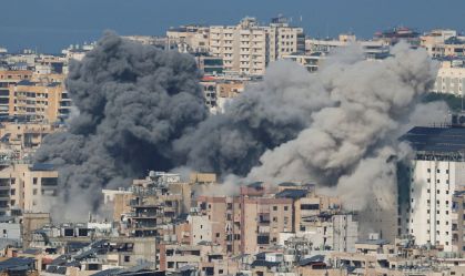 Fumaça sobe após ataque de Israel a Beirute, no Líbano, em 04/03/2026