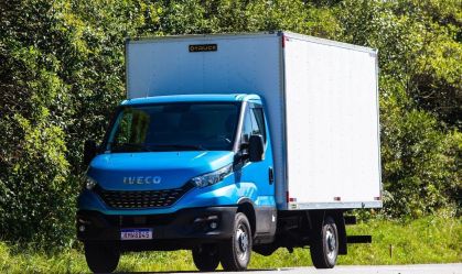 Iveco Daily: caminhão urbano no Brasil pode emitir menos CO2 que elétrico na China
