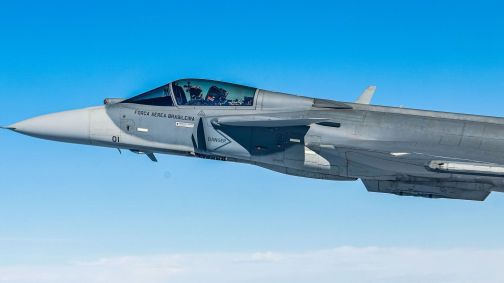 Lançamento da primeira aeronave supersônica produzida no Brasil