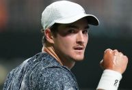 Na melhor atuação no ano, João Fonseca vence Collignon em Indian Wells