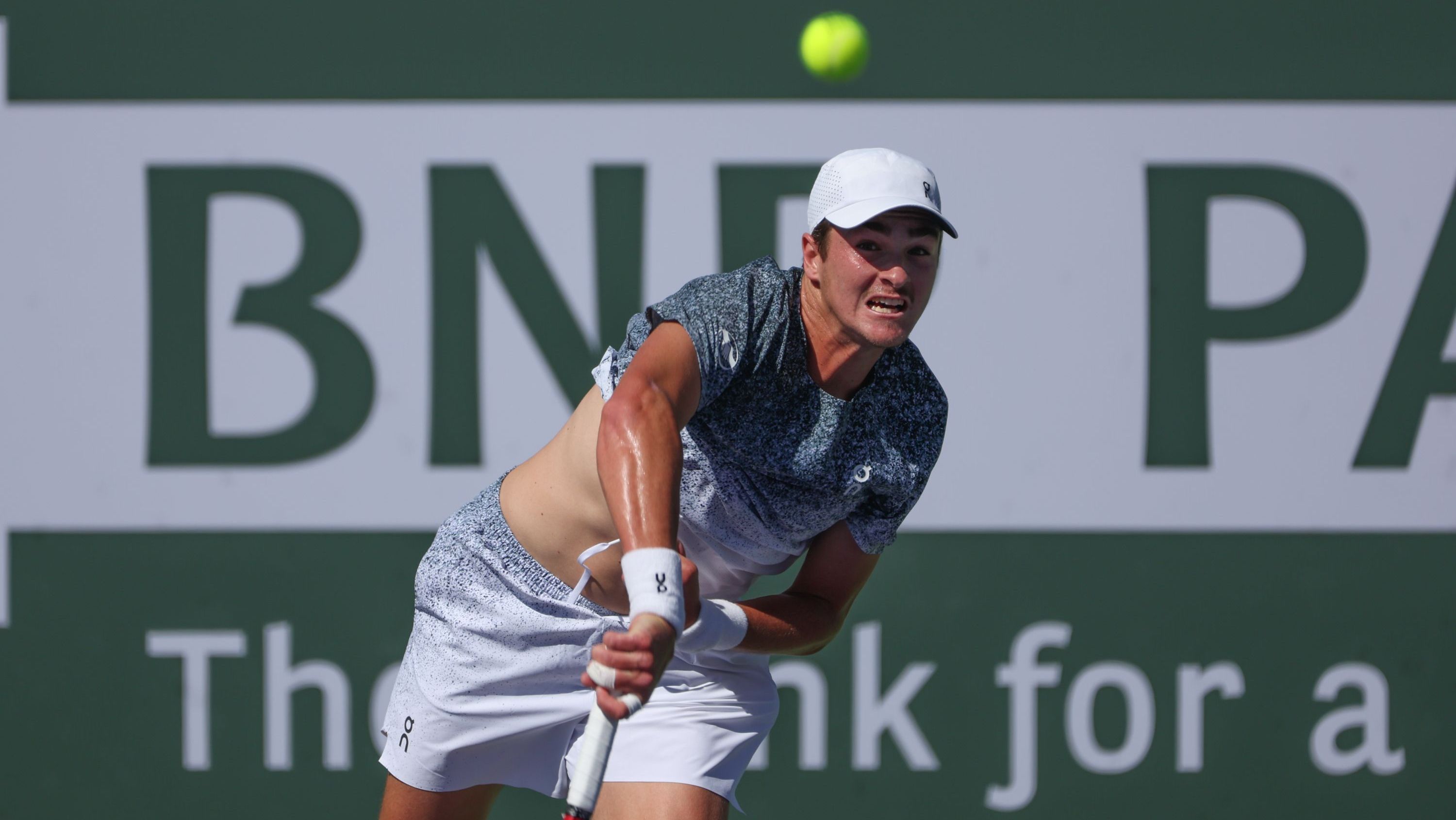João Fonseca na vitória sobre Karen Khachanov na segunda rodada de Indian Wells