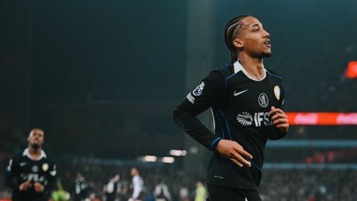 João Pedro em ação pelo Chelsea