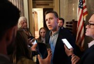 Senadores dos EUA temem guerra sem fim após reunião confidencial sobre Irã