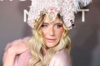 Kesha revela arrependimento com plástica e desabafa sobre pressão estética