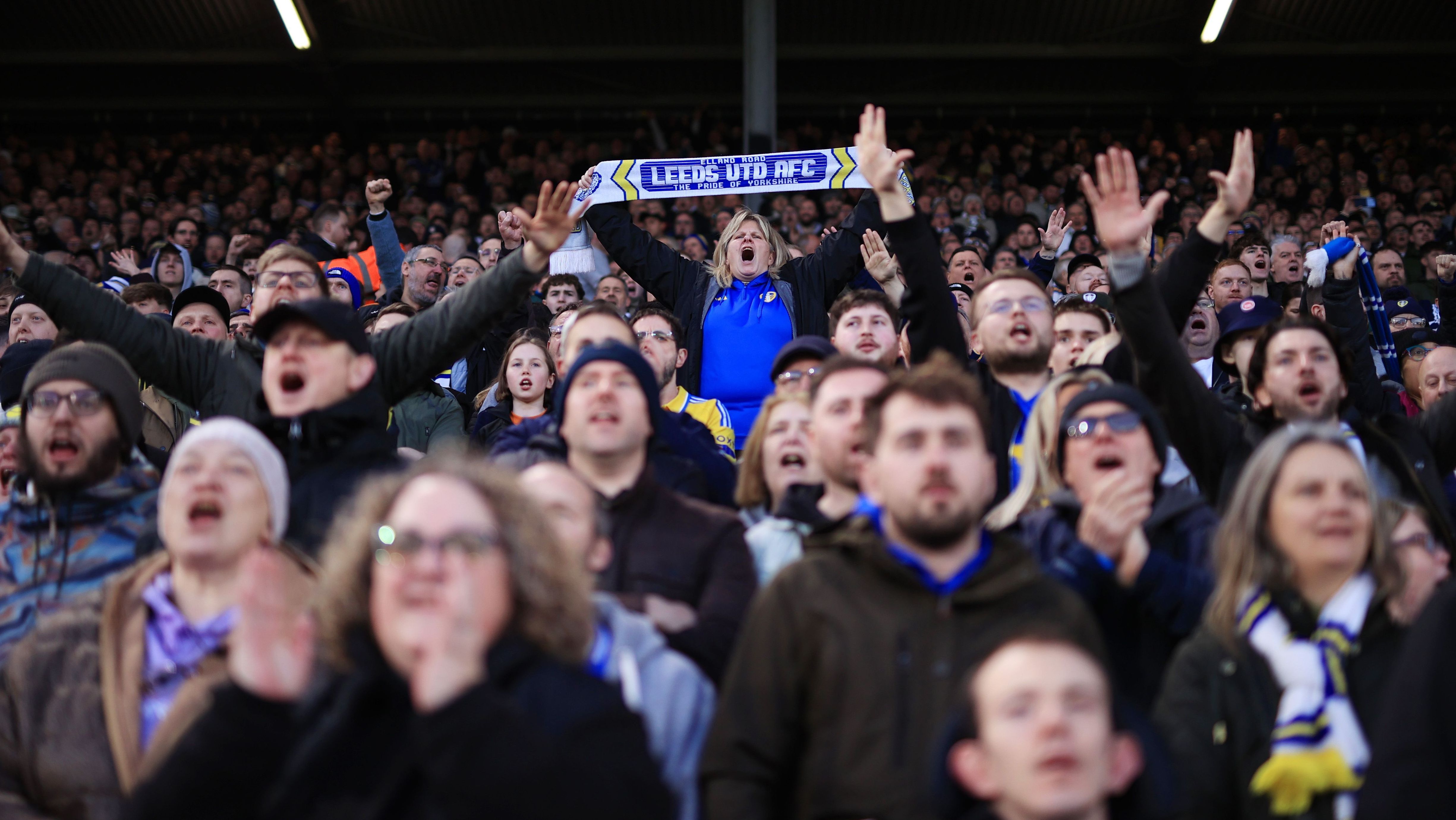 Torcedores do Leeds em jogo da Premier League