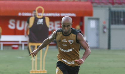Lucas treina no São Paulo para enfrentar Atlético-MG