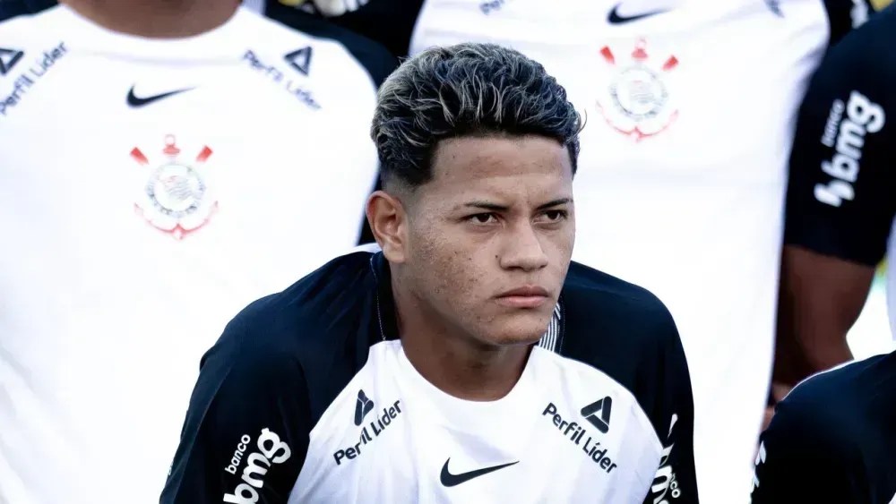 Luiz Fernando, atacante do Corinthians.