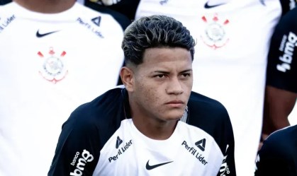 Luiz Fernando, atacante do Corinthians.
