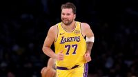 Luka brilha, Lakers vencem Rockets e garantem sexta vitória seguida na NBA
