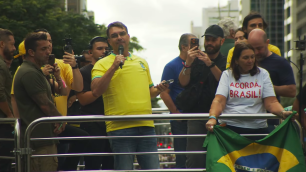 Em ato da direita em SP, Flávio Bolsonaro busca sinalizar unidade com Zema e Caiado