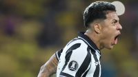 Dínamo de Moscou reprova exames de Matheus Martins, que volta ao Botafogo