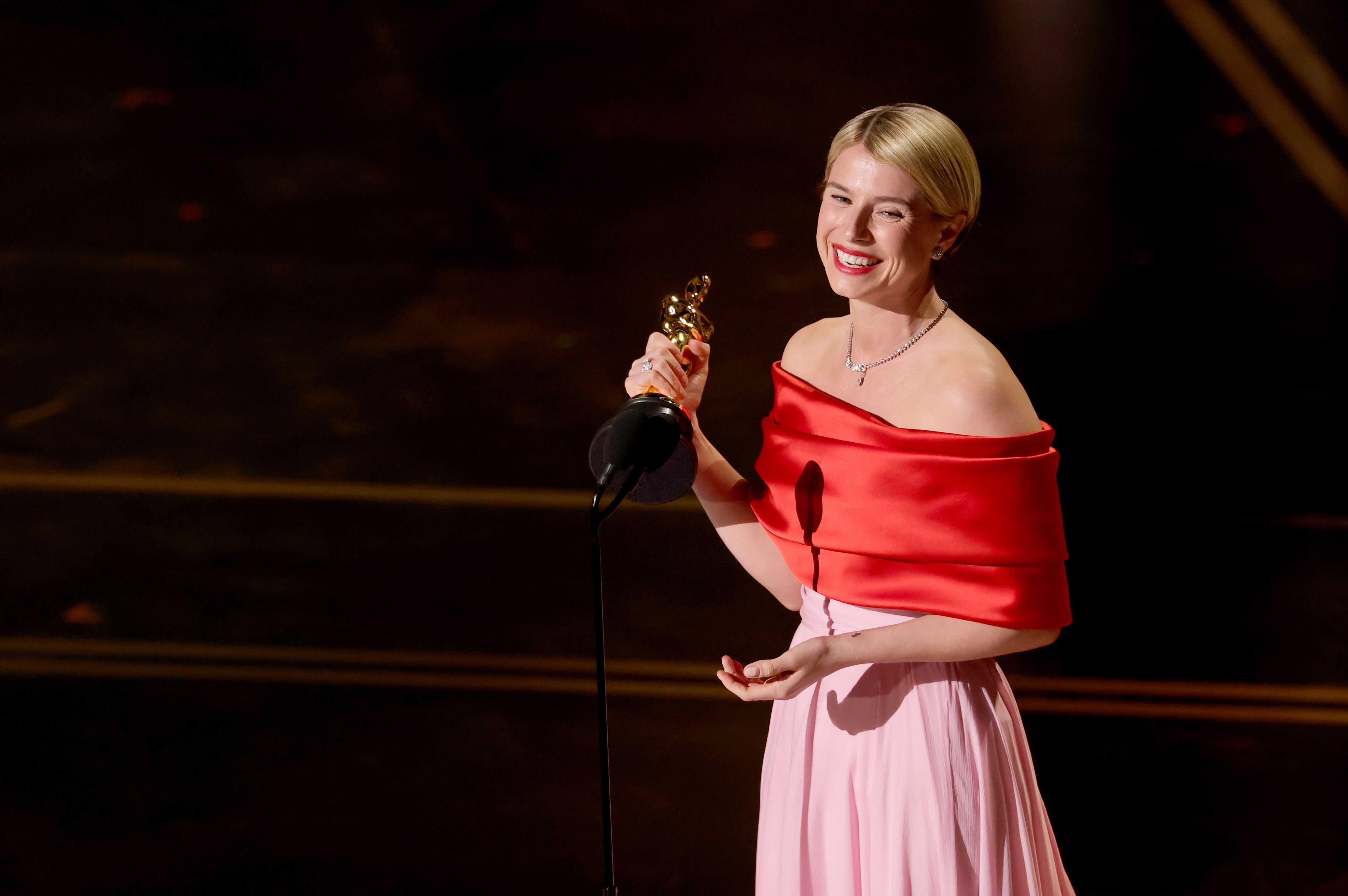 Jessie Buckley ganha Oscar de Melhor Atriz por "Hamnet"