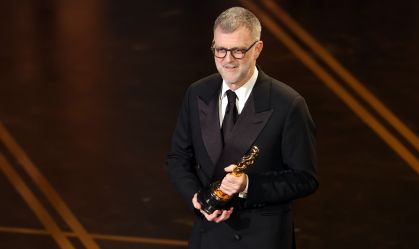 Paul Thomas Anderson ganha Oscar de Melhor Roteiro Adaptado para "Uma Batalha Após A Outra"