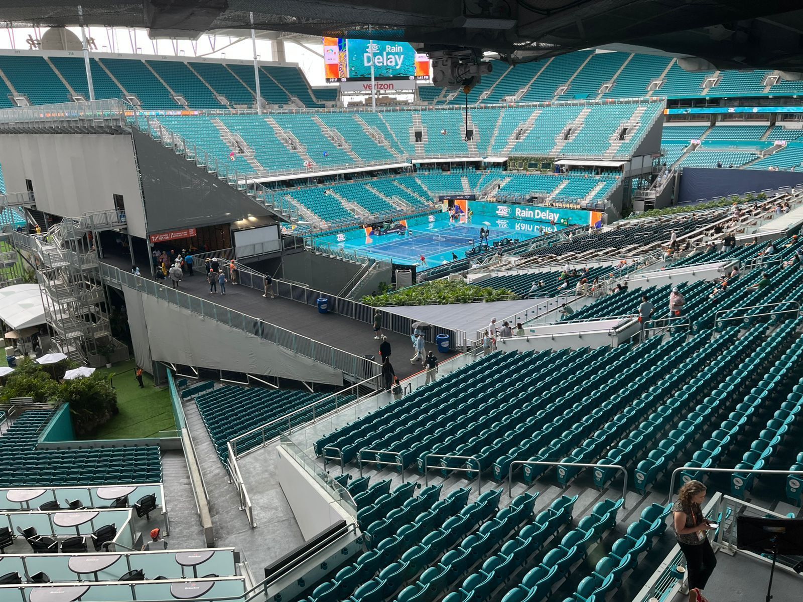 Palco da decisão do Miami Open • Luccas Oliveira / CNN Brasil
