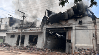 Bombeiros controlam incêndio no centro de SP após três dias de combate