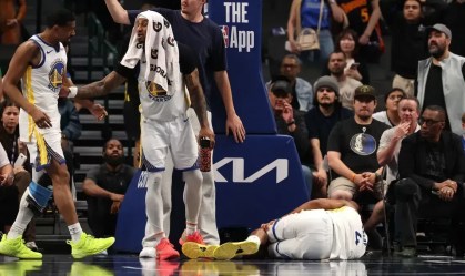 Moses Moody se machucou durante vitória dos Warriors sobre os Mavericks