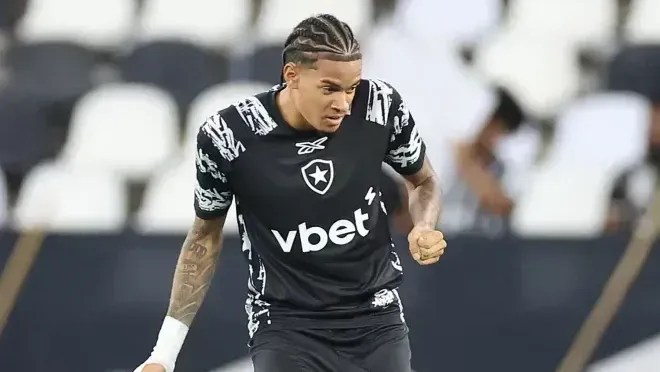 Newton, volante do Botafogo