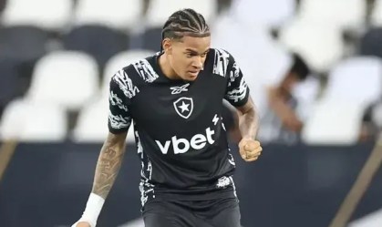 Newton, volante do Botafogo