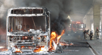 Uso de ônibus como barricadas em operações dobrou no Rio, em 2025