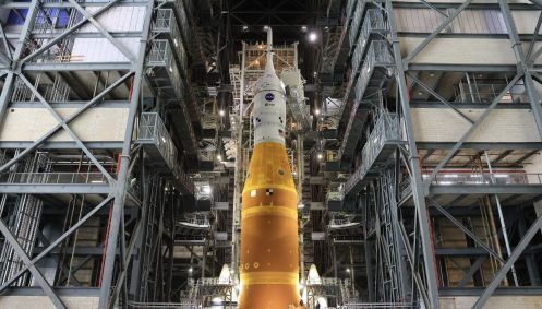 foguete-sls-nasa-orion-artemis-plataforma-lancamento-centro-espacial