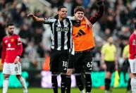 Heroico, Newcastle bate Manchester United e tira invencibilidade de Carrick