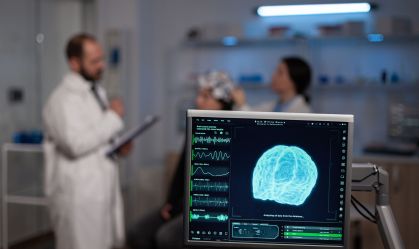 Entenda como marcapasso no cérebro pode ajudar pacientes diagnosticados com Parkinson