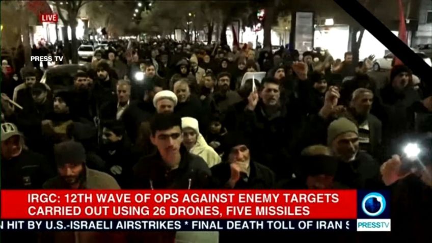 Protestos contra morte de Ali Khamenei no Irã • Reprodução CNN