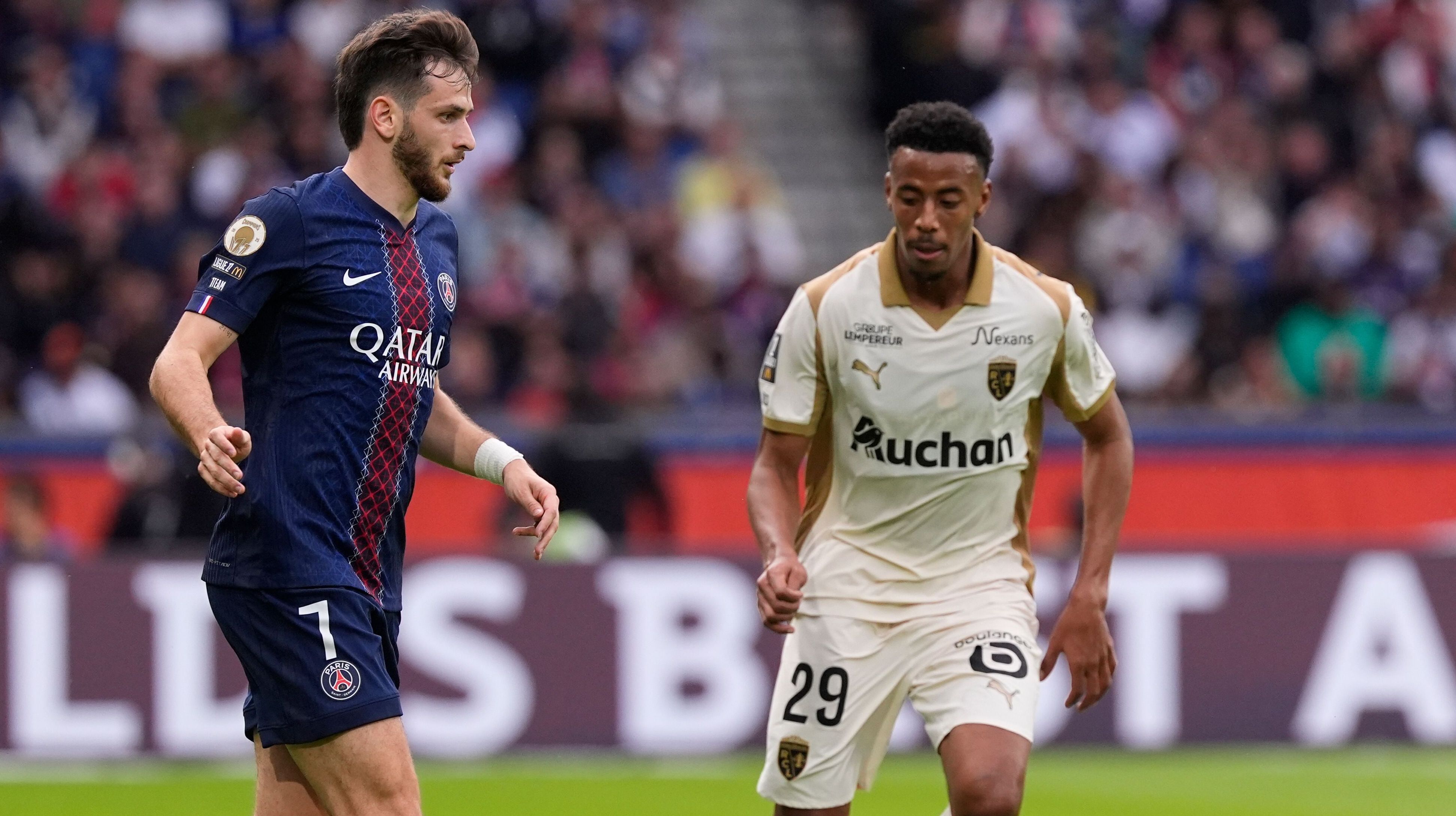 Lance de PSG x Lens pelo Campeonato Francês