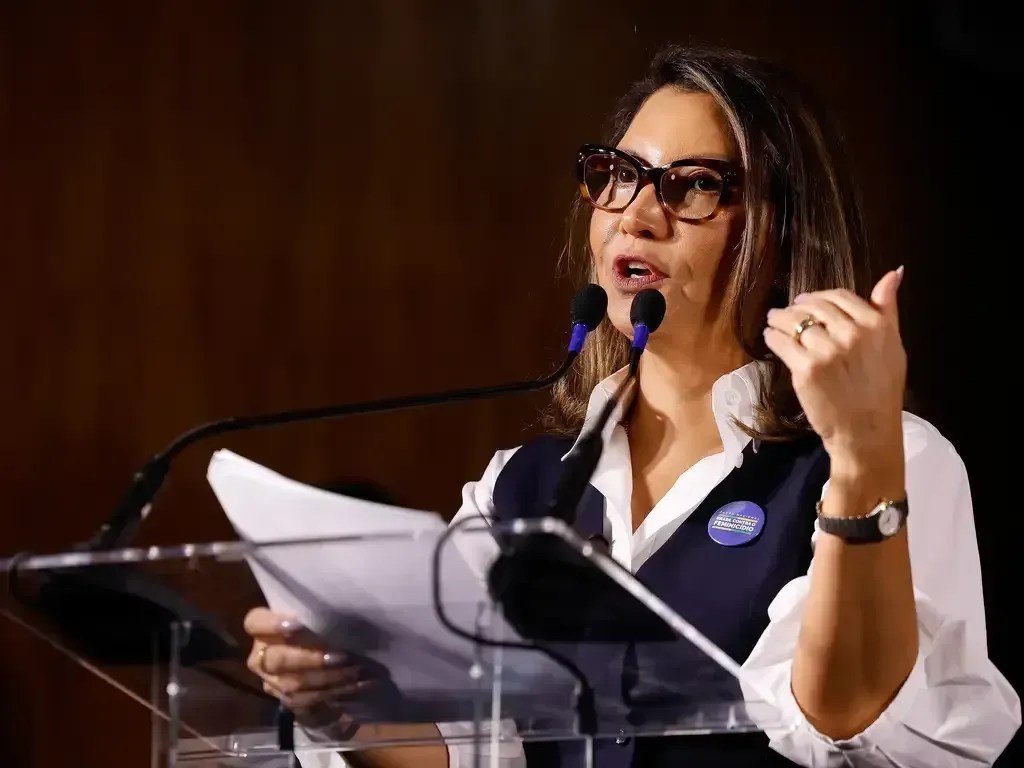 A primeira dama do Brasil, Janja Lula da Silva, fala durante evento “Responsabilidade Empresarial no Enfrentamento ao Feminicídio, à Violência de Gênero e pela Transformação Cultural”