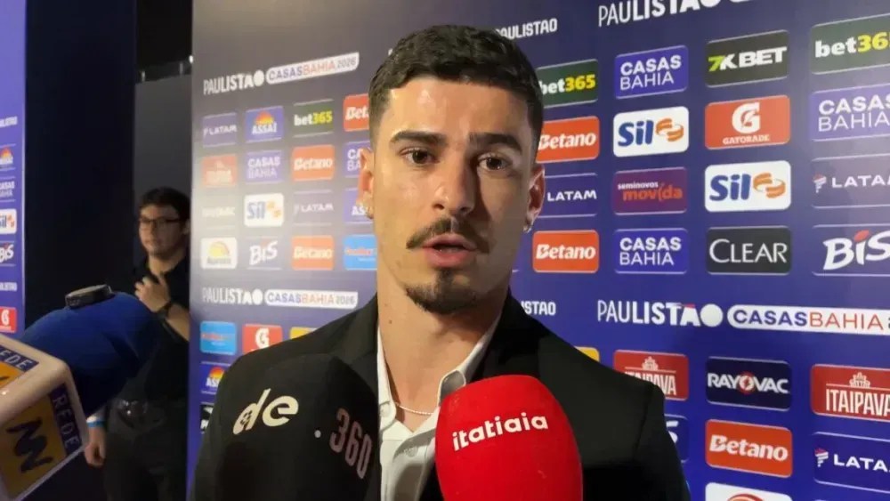 Rômulo em evento da FPF