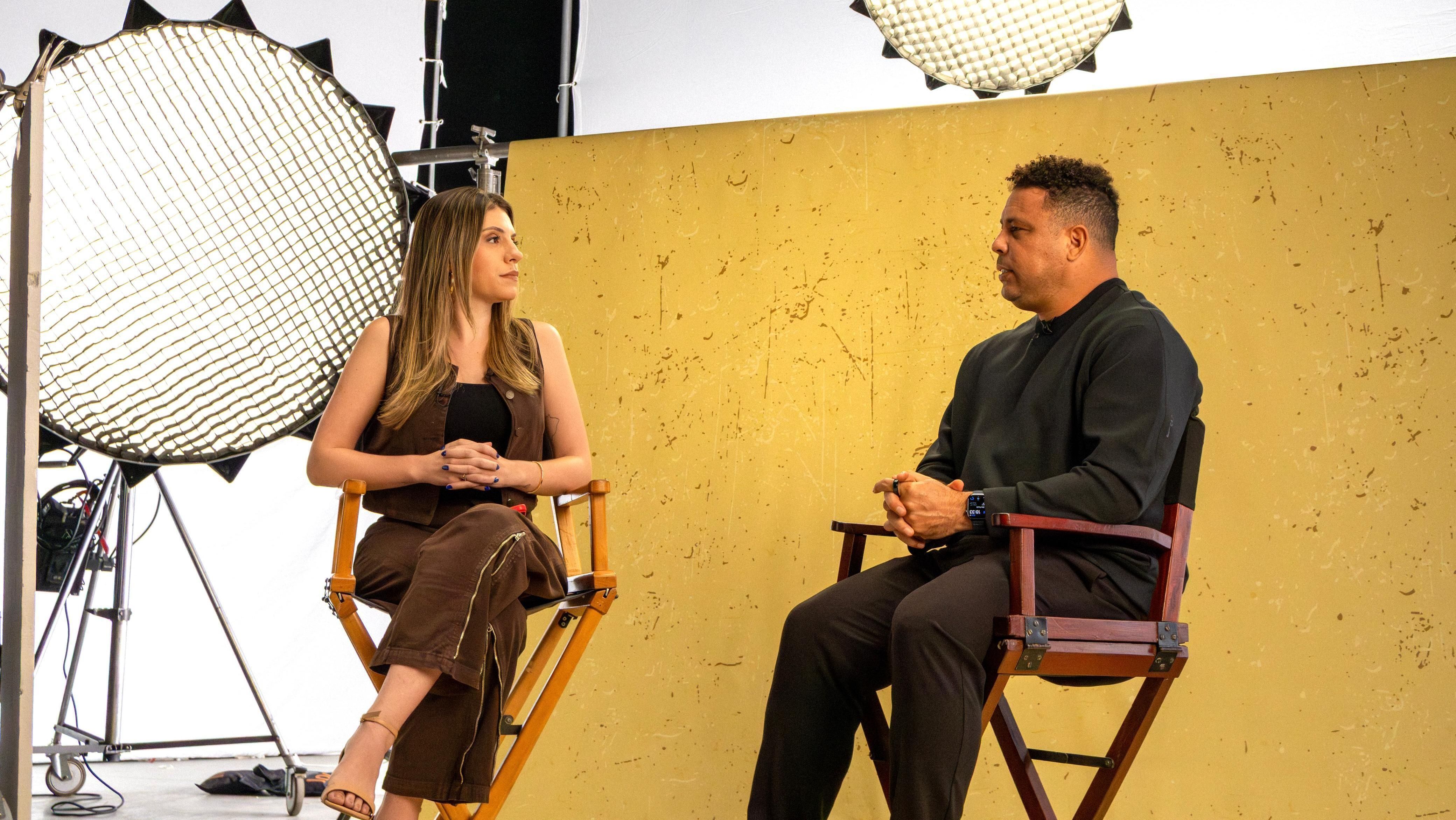 Ronaldo Fenômeno conversa com Ludmila Candal, repórter da CNN Brasil