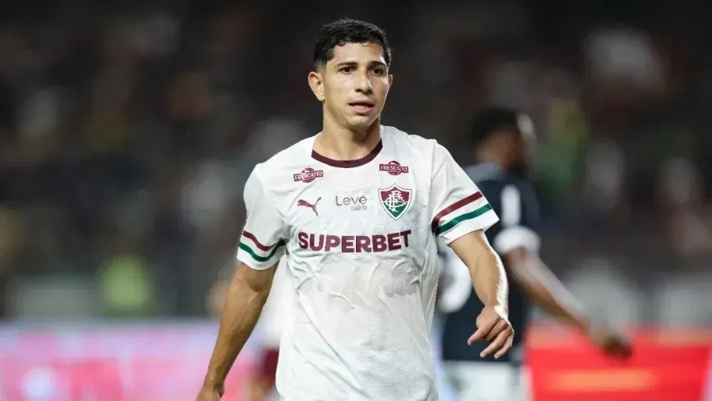 Savarino em ação pelo Fluminense.