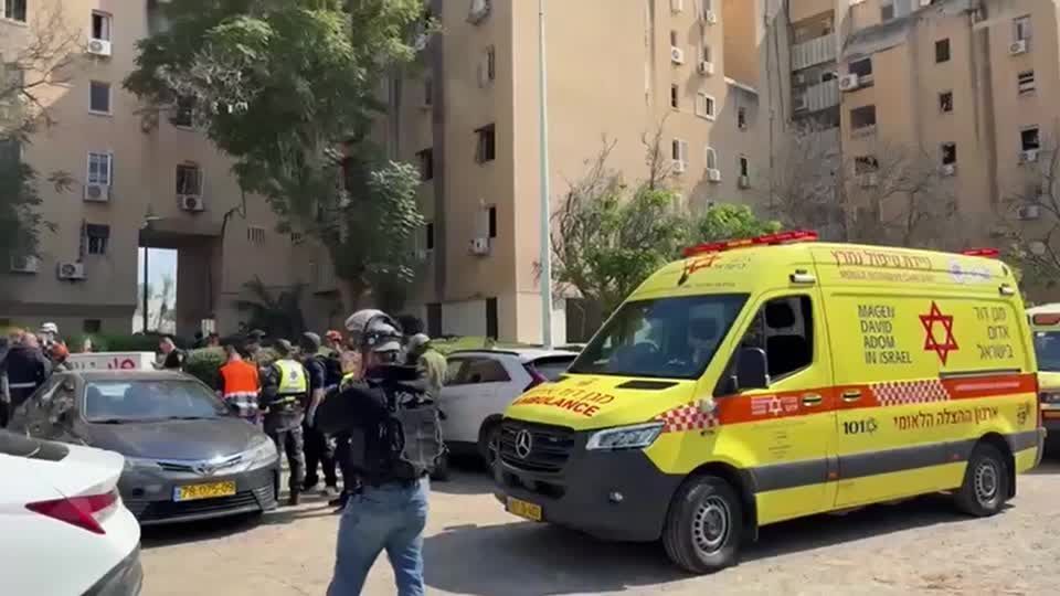 Equipes de emergência se dirigem para Beersheba, em Israel