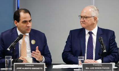 OAB quer se reunir com Moraes para discutir fim do inquérito das fake news
