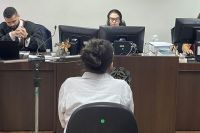 Mulher que cortou órgão genital e matou companheiro é absolvida