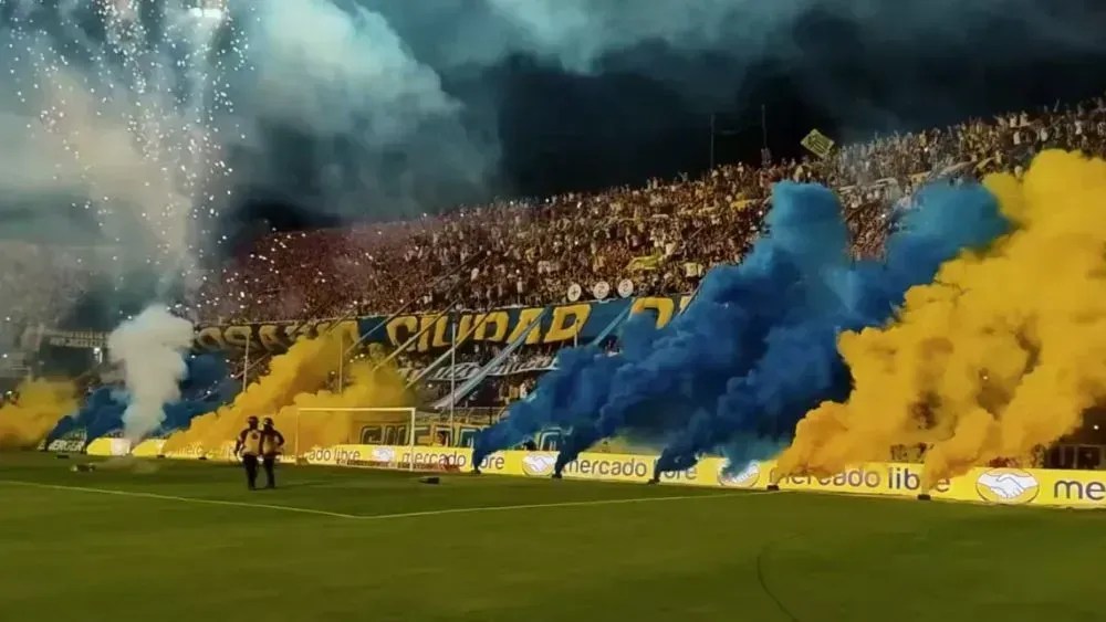 Torcedores do Rosario Central antes do jogo contra o Banfield pelo Campeonato Argentino