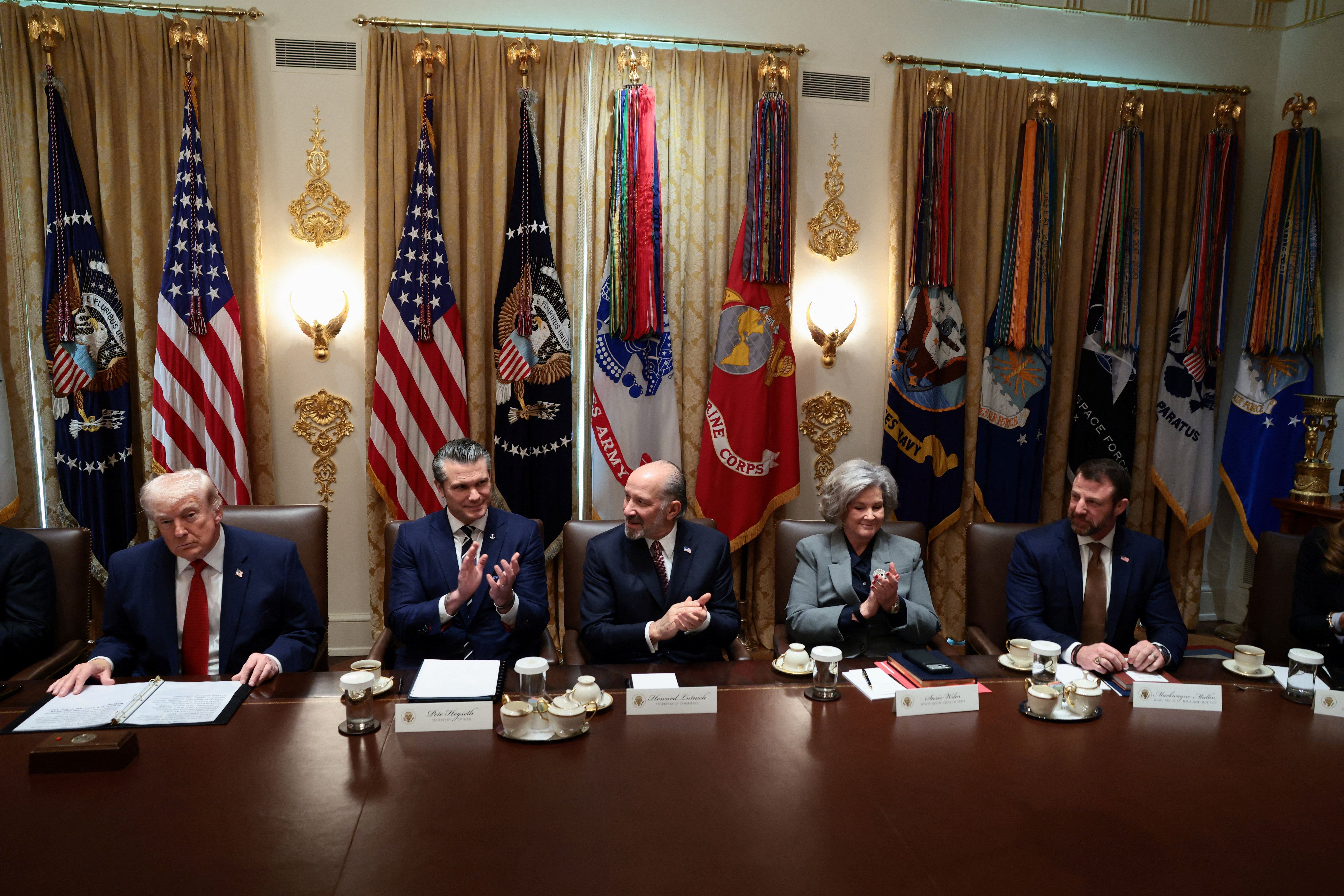 Trump realiza reunião de gabinete na Casa Branca