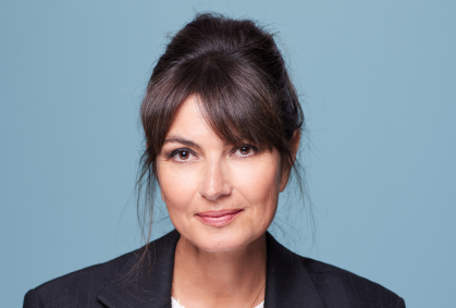 "Carrego uma história por anos", diz Valérie Perrin sobre rotina de escrita