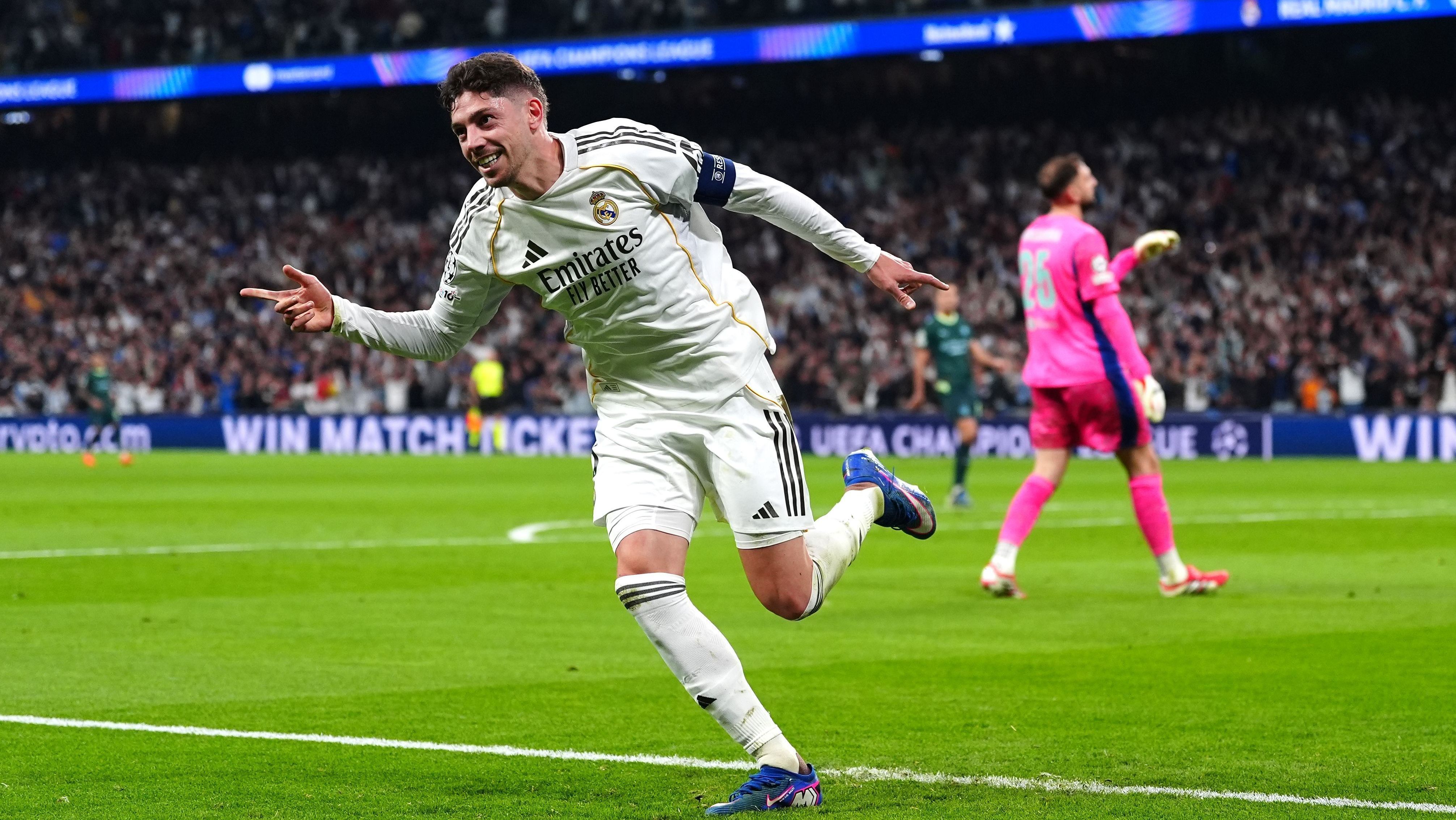 Veja hat-trick de golaços de Valverde em Real Madrid x Manchester