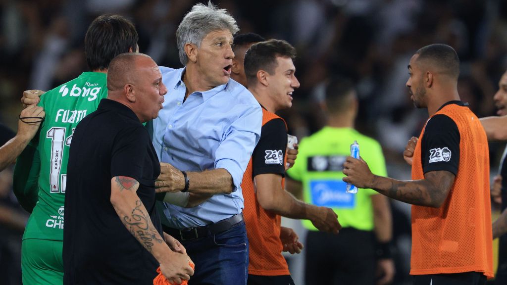 Renato Gaúcho comemora o gol da virada do Vasco sobre o Fluminense