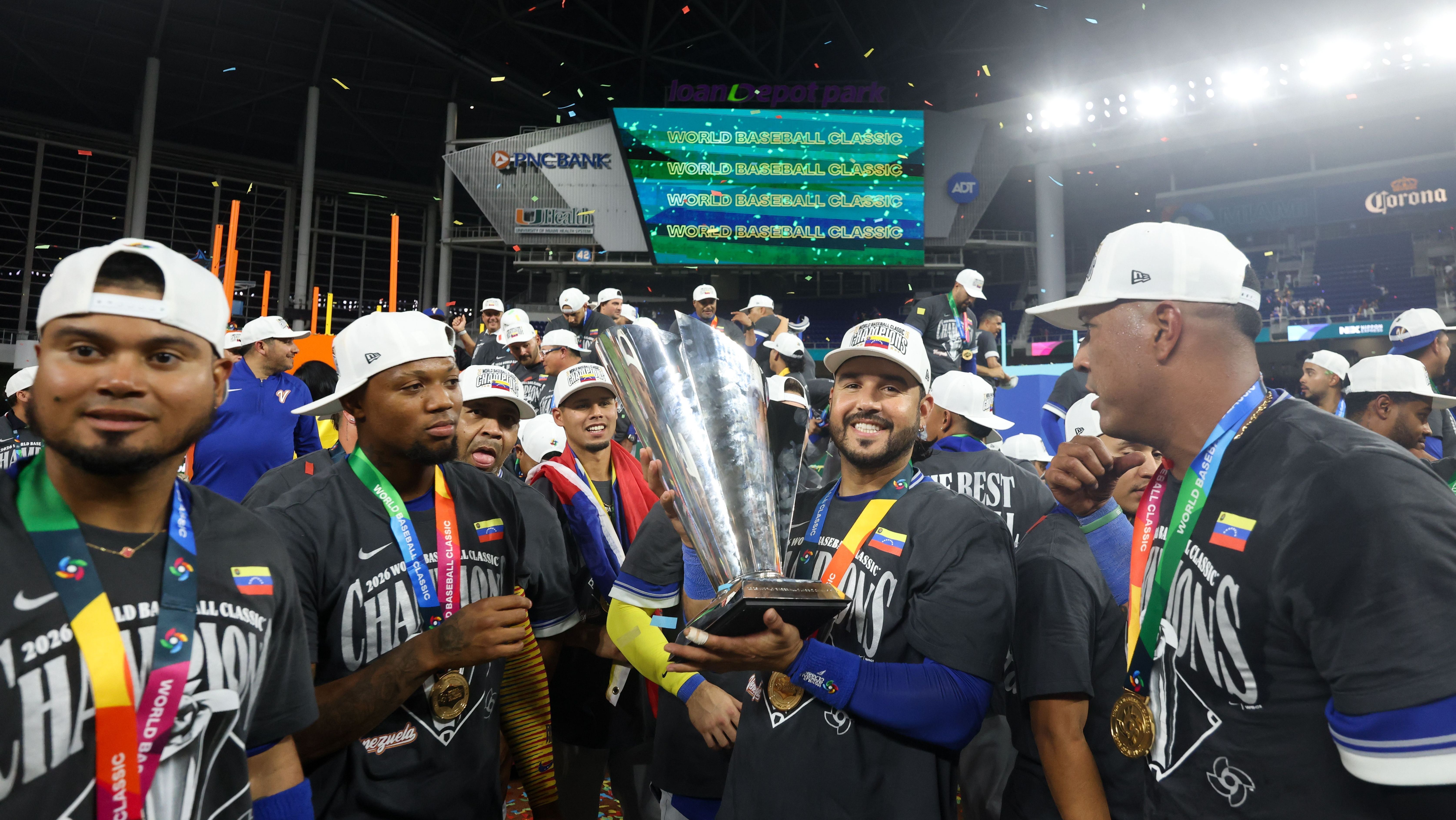 Jogadores da Venezuela comemoram título da Copa do Mundo de Beisebol contra os EUA