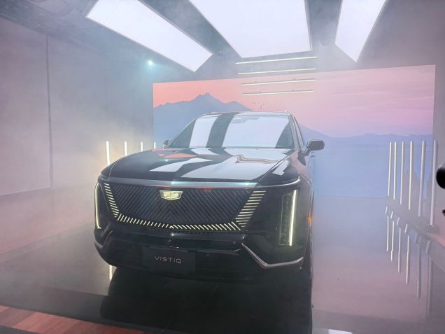 Cadillac Vistiq tem porte grande e seis assentos • Rodrigo Barros/CNN