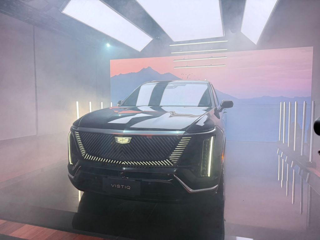 Cadillac Vistiq tem porte grande e seis assentos